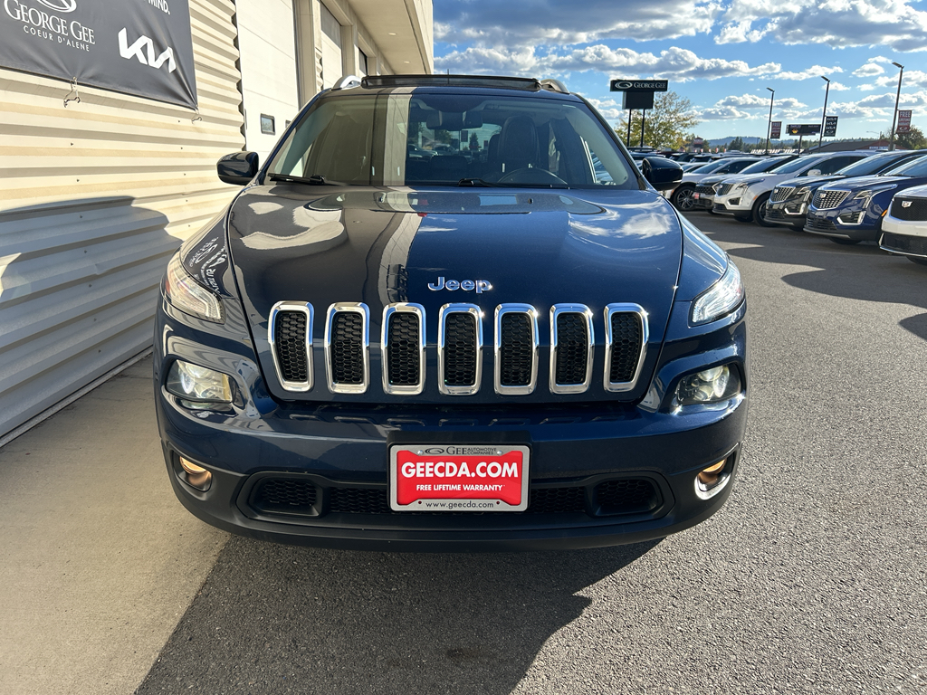 2018 Jeep Cherokee Latitude photo 2