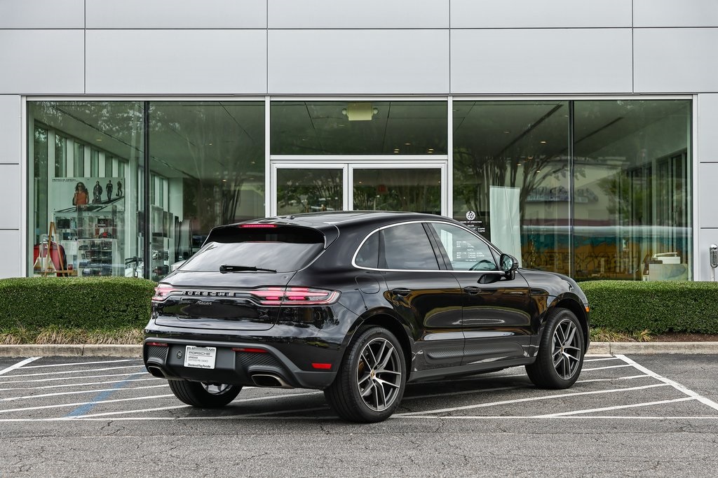 2024 Porsche Macan T photo 6