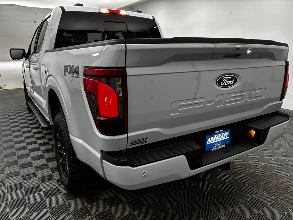 2025 Ford F-150 XLT photo 13