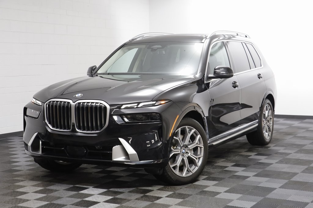 2025 BMW X7 40i's photo
