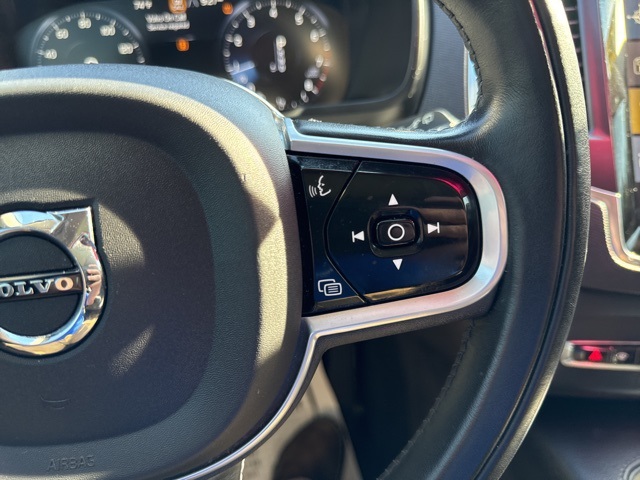 2022 Volvo XC90 T5 Momentum photo 30