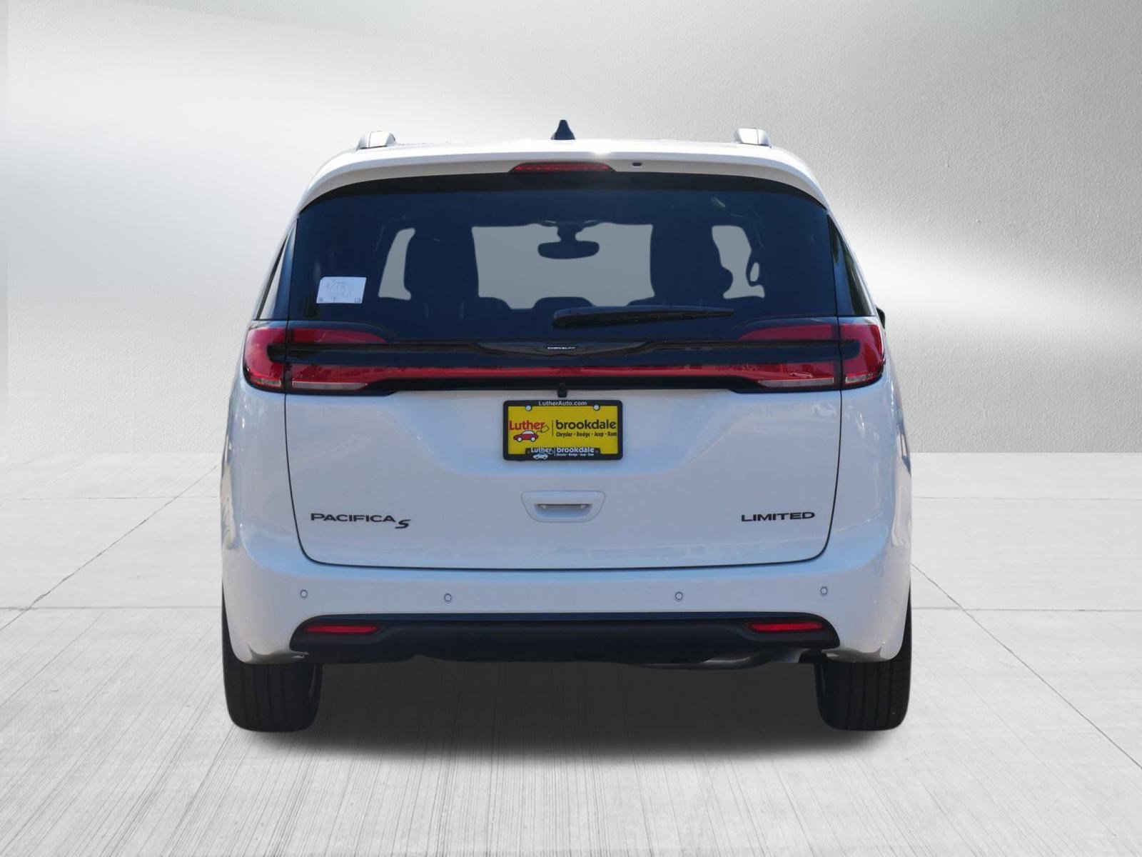 2026 Chrysler Pacifica Limited photo 6