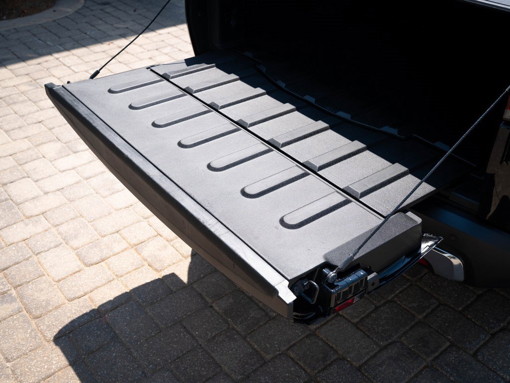 2023 Rivian R1T Adventure photo 29