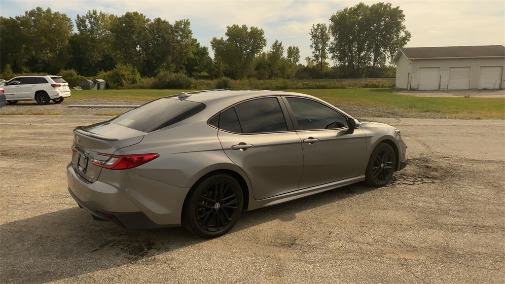 2025 Toyota Camry SE photo 8