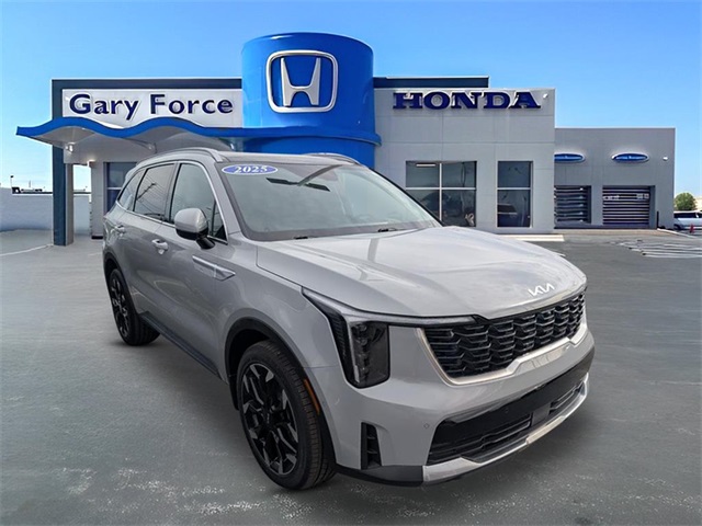 2025 Kia Sorento SX's photo