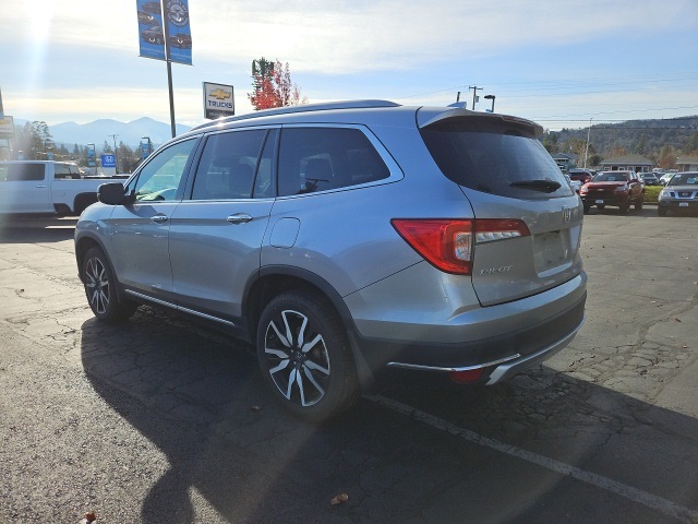 2019 Honda Pilot Touring photo 2