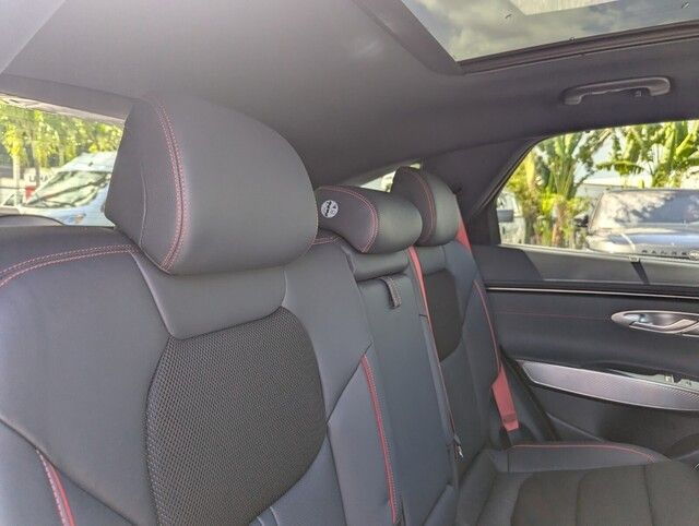 2025 Genesis GV70 2.5T photo 29