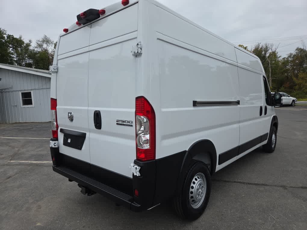 2025 Ram ProMaster 2500 photo 2