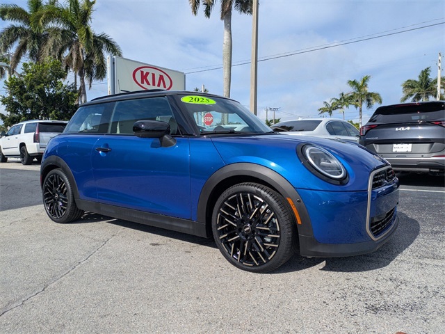 2025 MINI Hardtop 2 Door S's photo