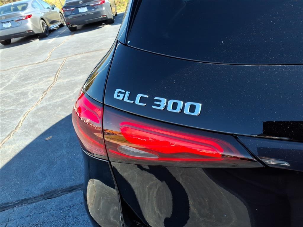 2023 Mercedes Benz GLC 300 4MATIC photo 4