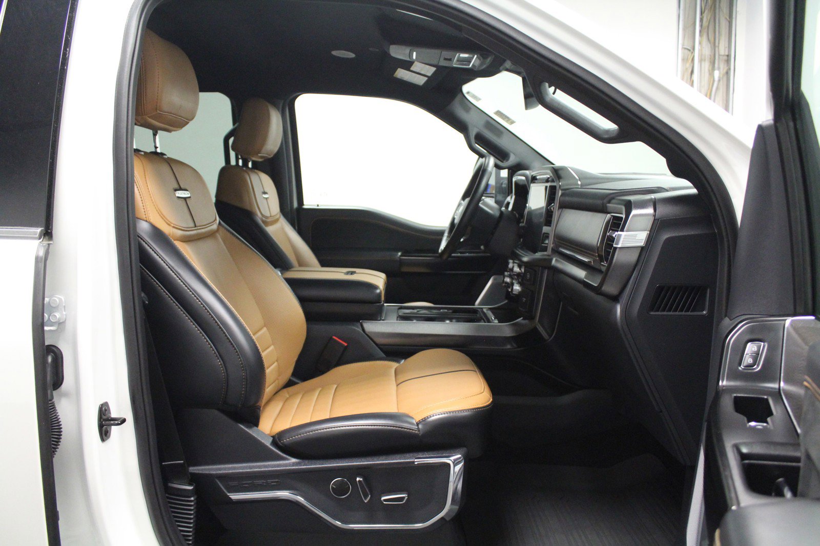 2023 Ford F-150 Platinum photo 15