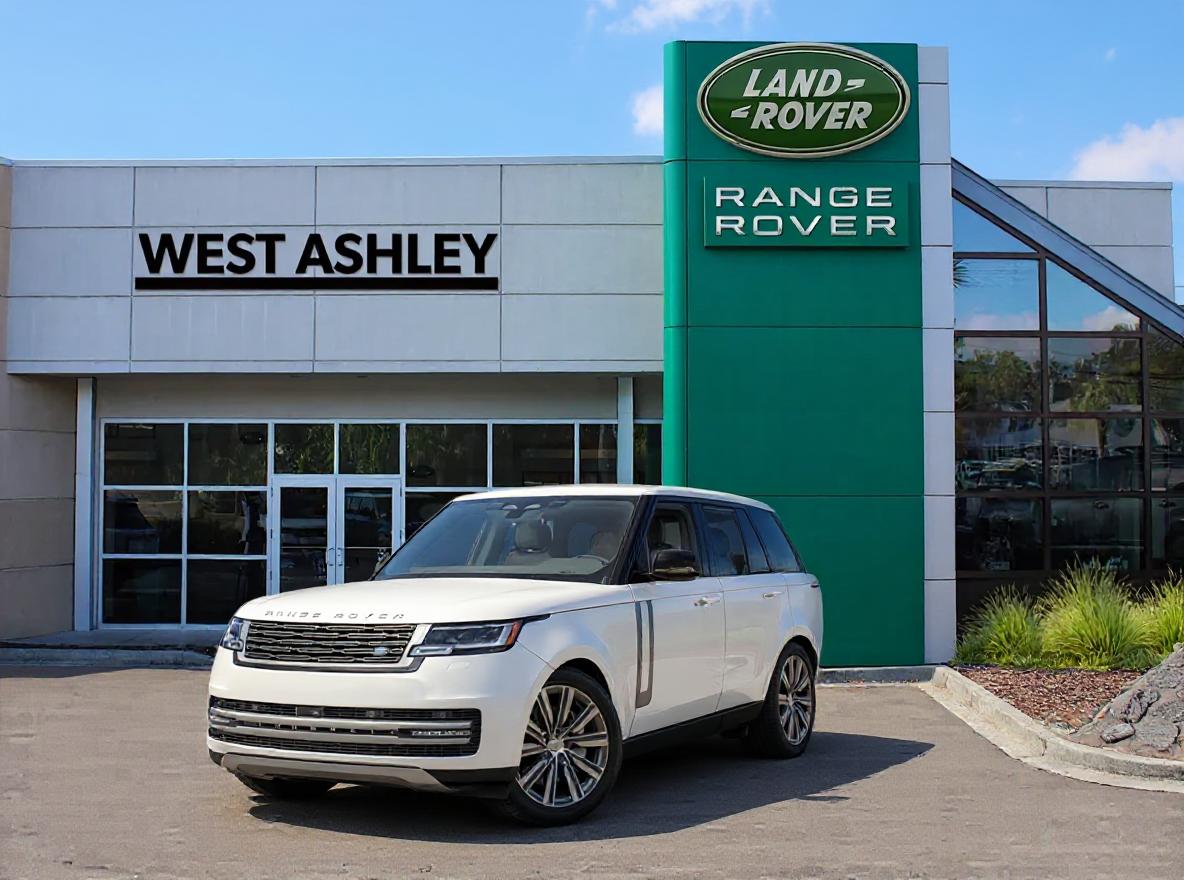 2025 Land Rover Range Rover SE's photo