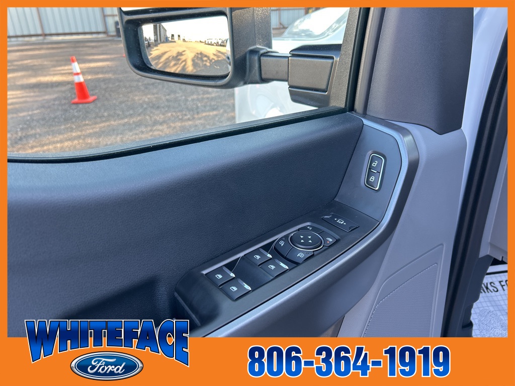 2025 Ford F-350 XLT photo 12