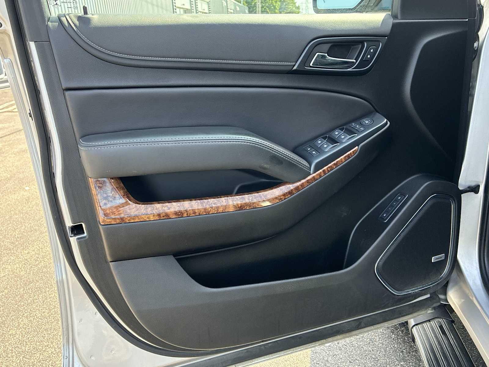 2020 Chevrolet Suburban Premier photo 23