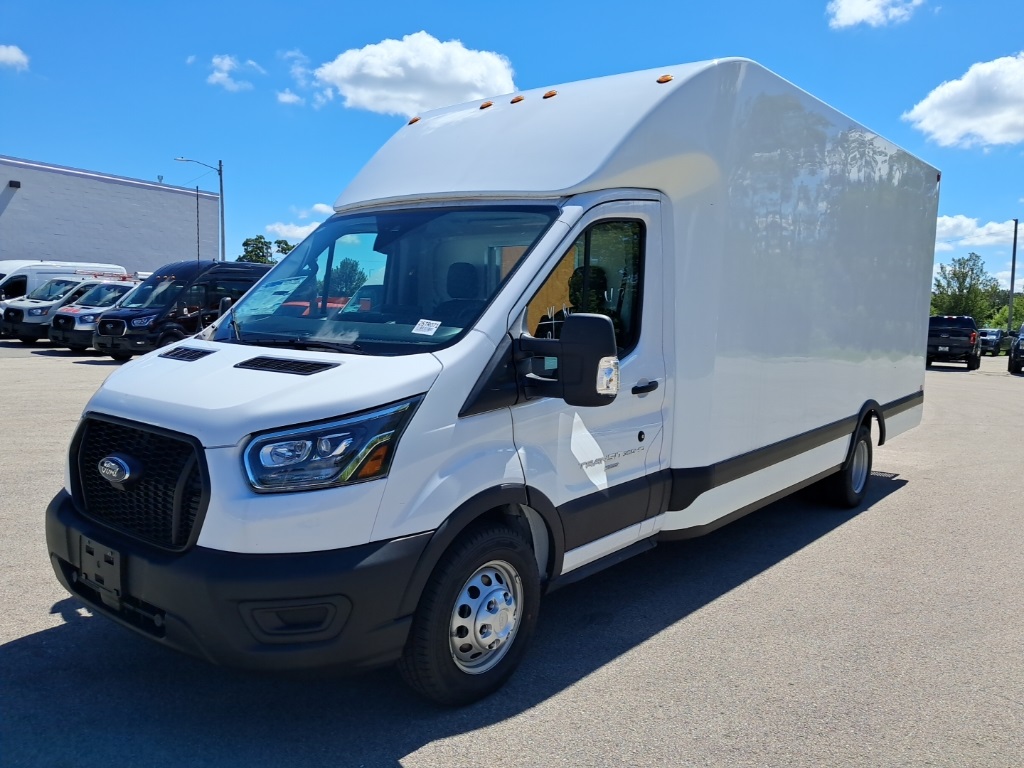 2025 Ford Transit Cutaway Base's photo