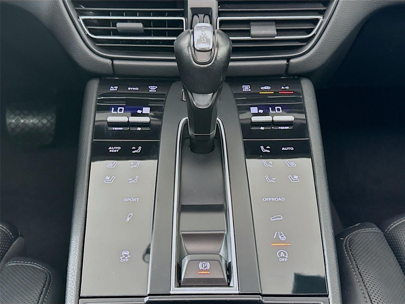 2023 Porsche Macan S photo 16