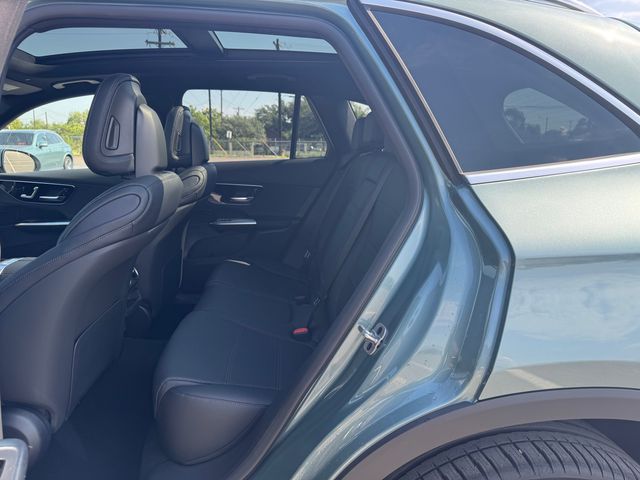2025 Mercedes Benz GLC 300 photo 19