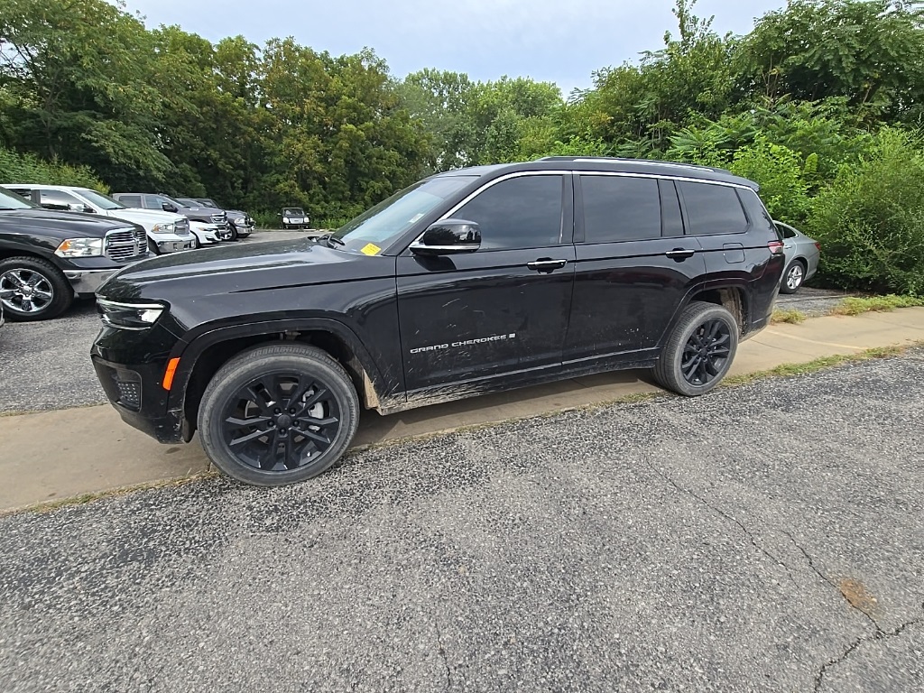Used 2021 Jeep Grand Cherokee L Overland with VIN 1C4RJKDG7M8185386 for sale in Kansas City