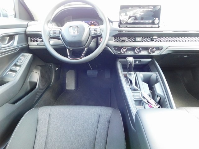 2025 Honda Accord SE photo 17