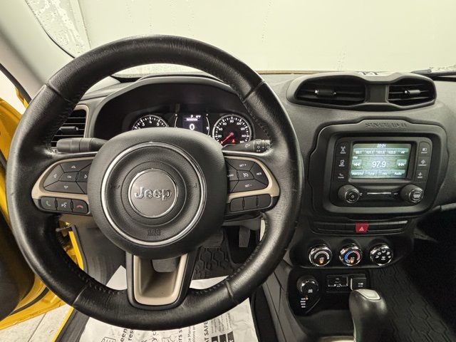 2015 Jeep Renegade Latitude North Edition photo 9
