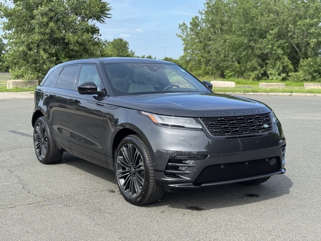 2026 Land Rover Range Rover Velar SE photo 7