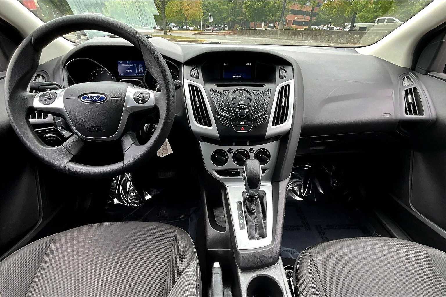 2014 Ford Focus SE photo 12