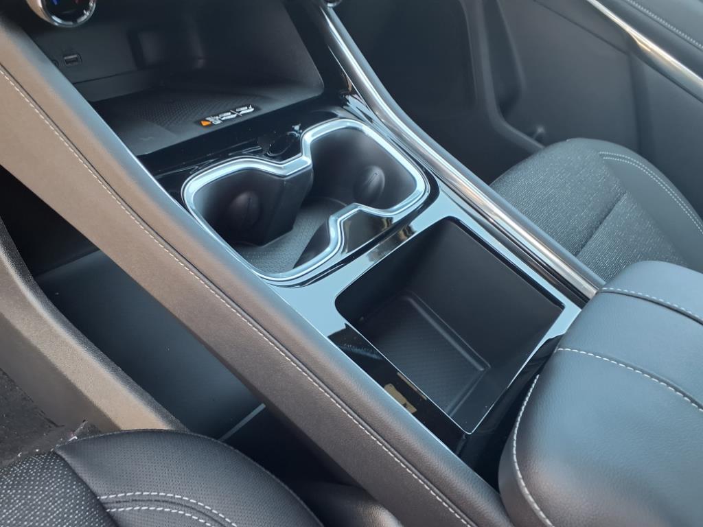 2025 Chevrolet Traverse photo 11