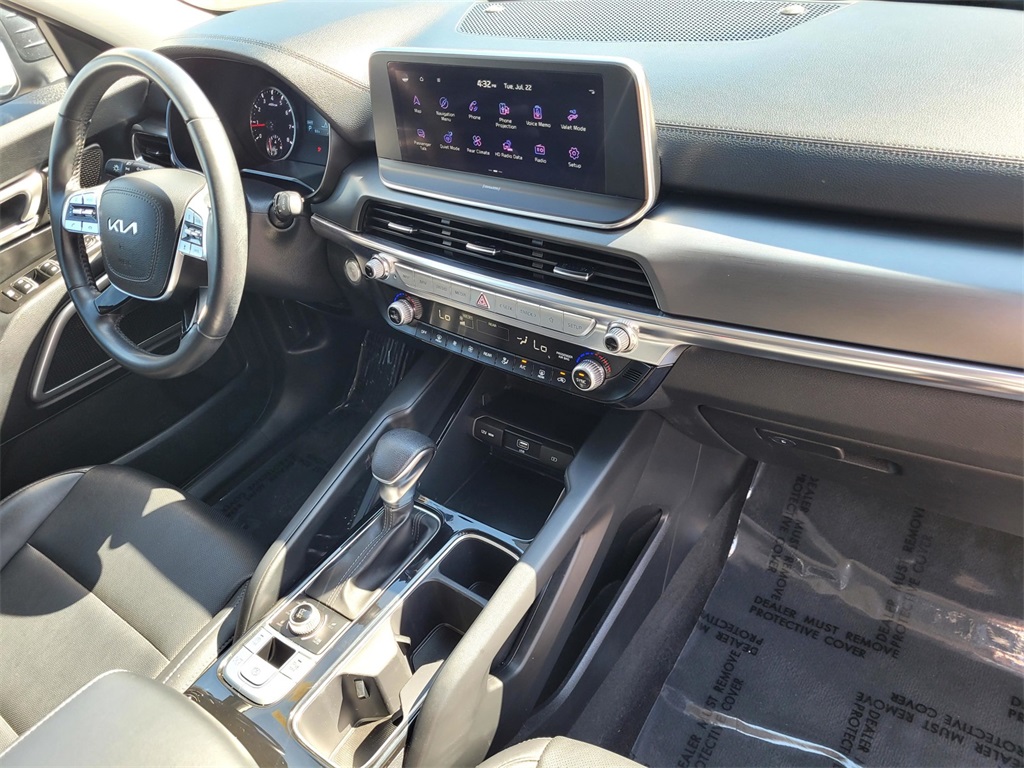 2022 Kia Telluride LX photo 17