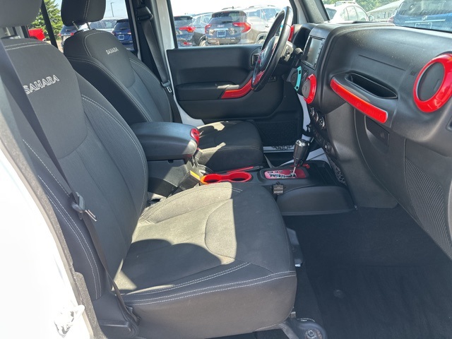 2018 Jeep Wrangler Unlimited Sahara photo 19