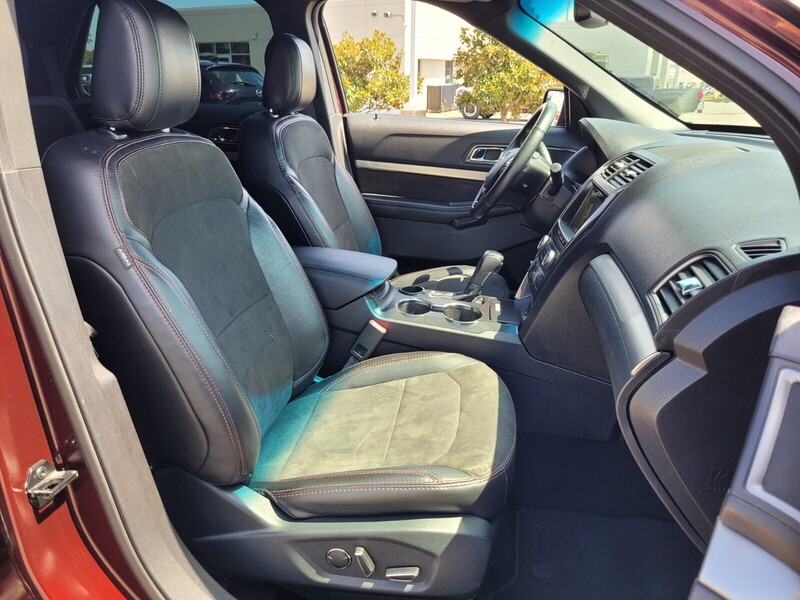 2018 Ford Explorer XLT photo 12