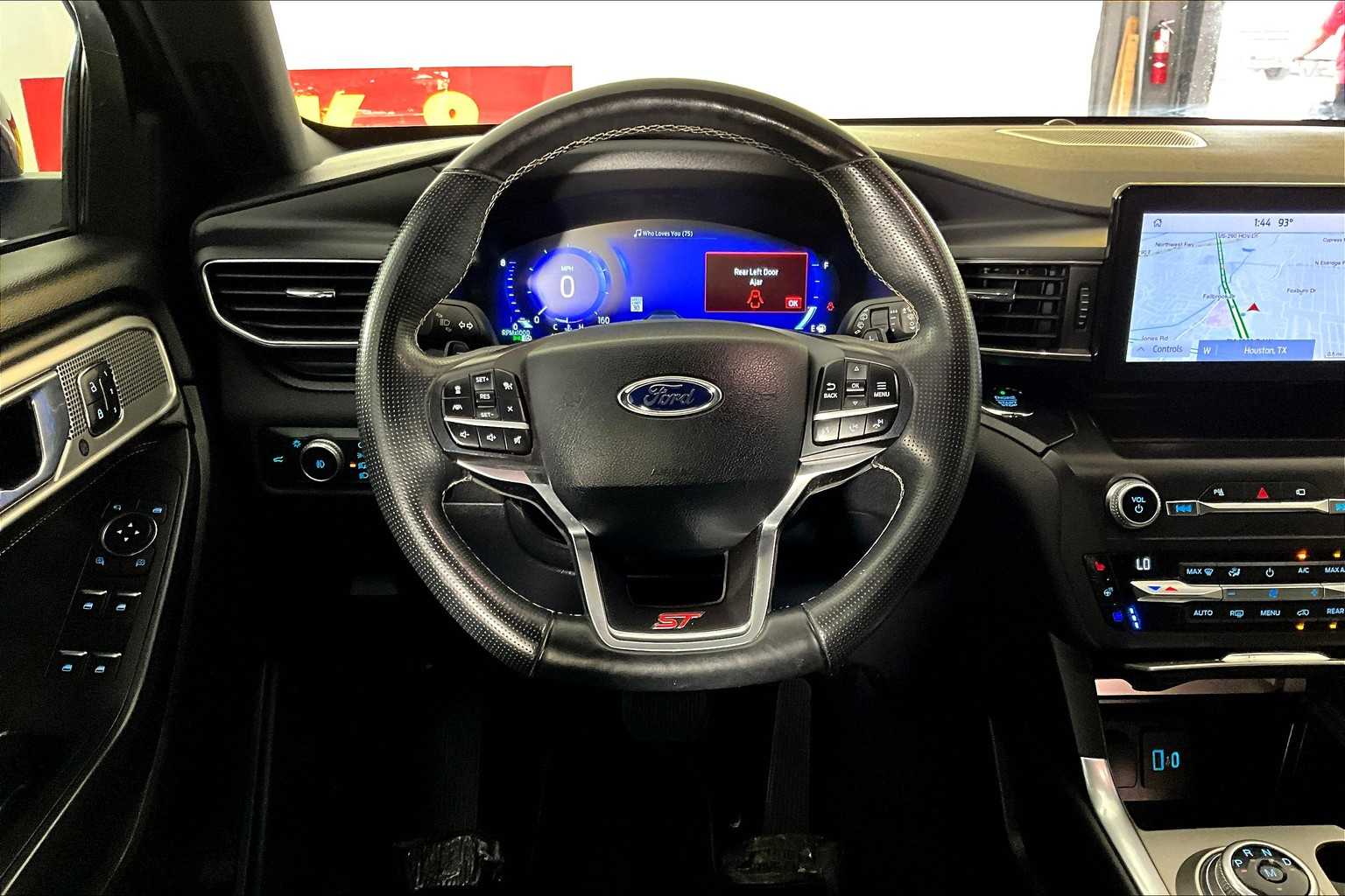 2020 Ford Explorer ST photo 4