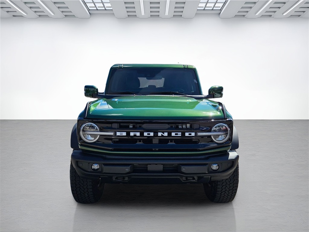 2025 Ford Bronco Outer Banks photo 3