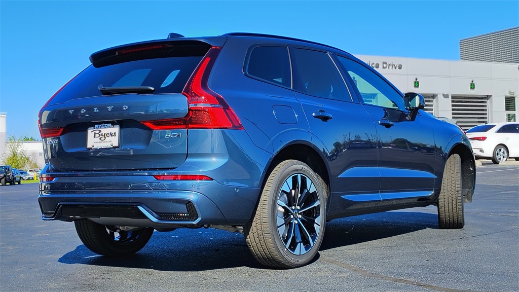 2026 Volvo XC60 B5 Plus photo 2