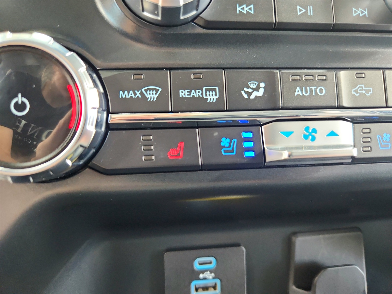 2022 Ford F-150 Lariat photo 30