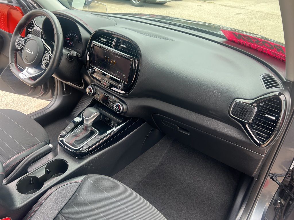 2022 Kia Soul GT-Line Turbo photo 18