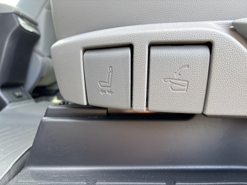 2021 Toyota Highlander XLE photo 20