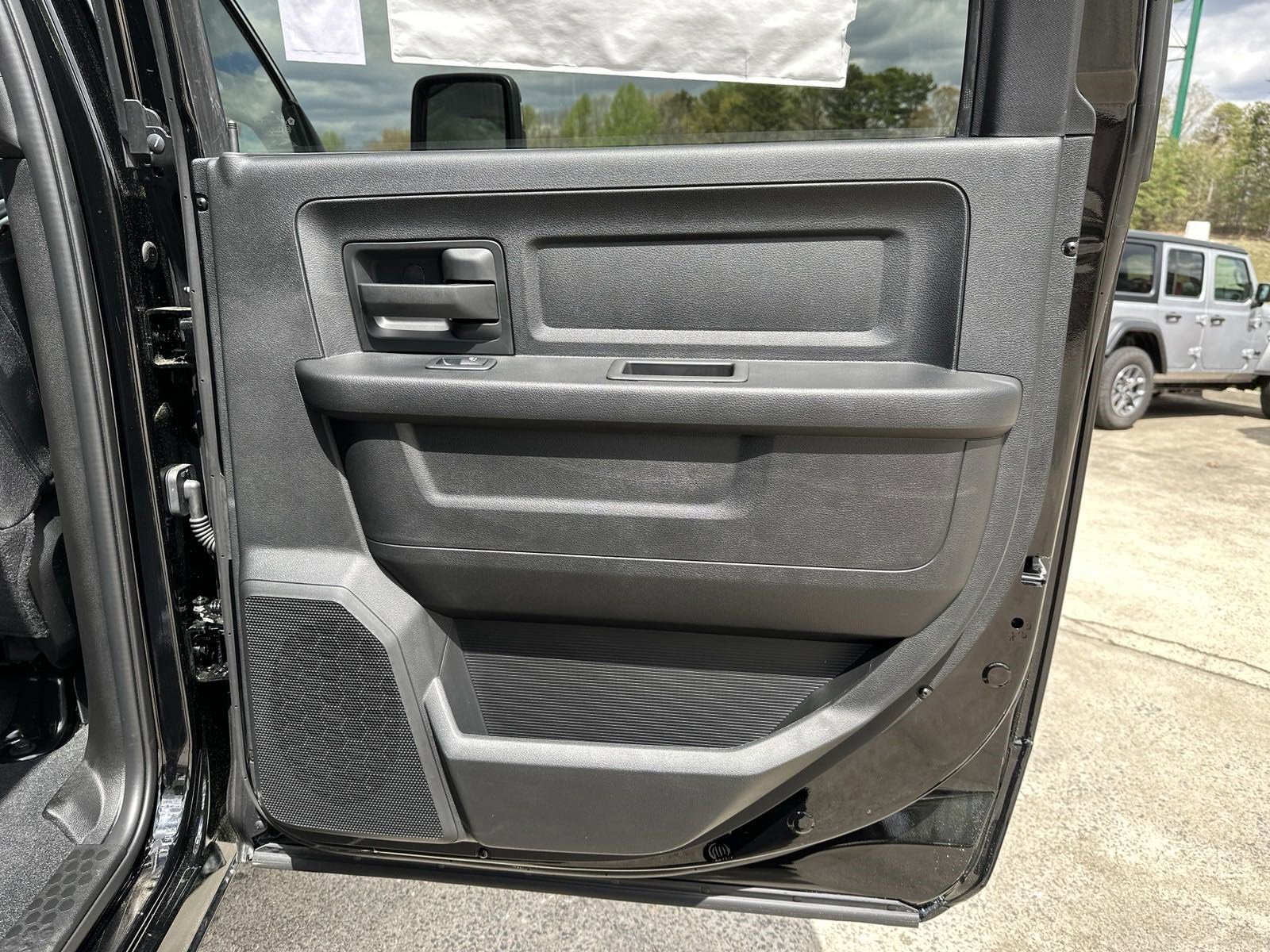 2024 Ram 2500 photo 16