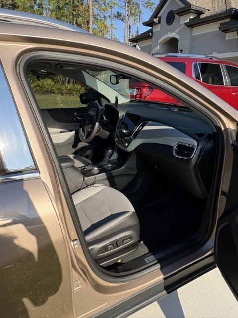 2019 Chevrolet Equinox Premier photo 2