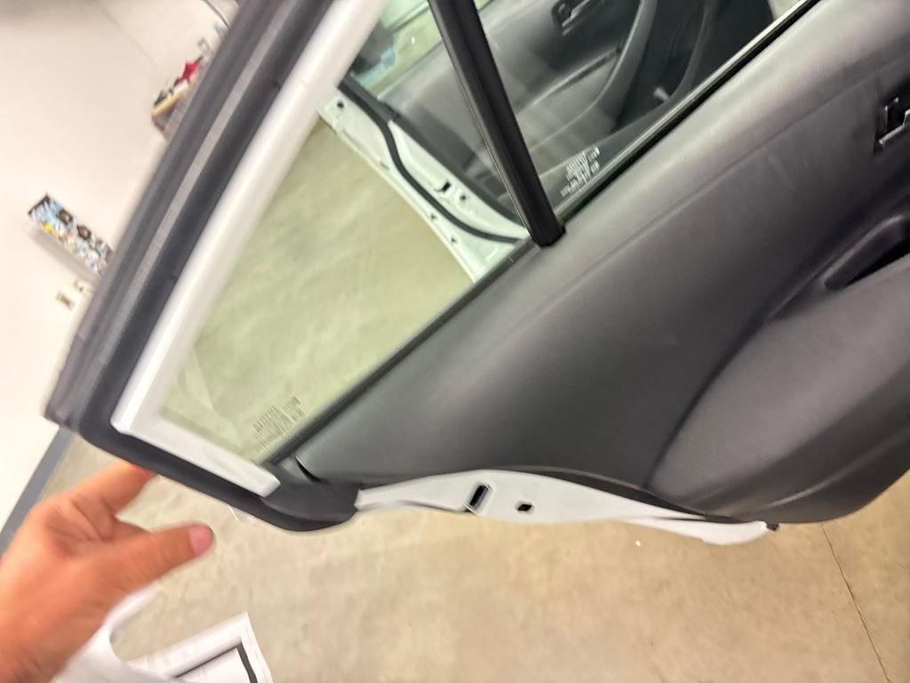 2023 Toyota Corolla LE photo 19