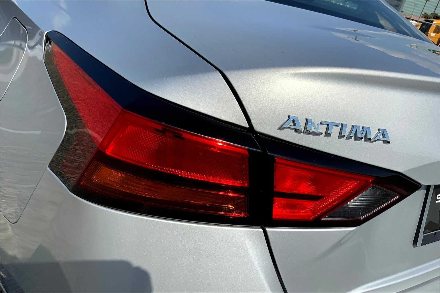 2020 Nissan Altima 2.5 SR photo 26