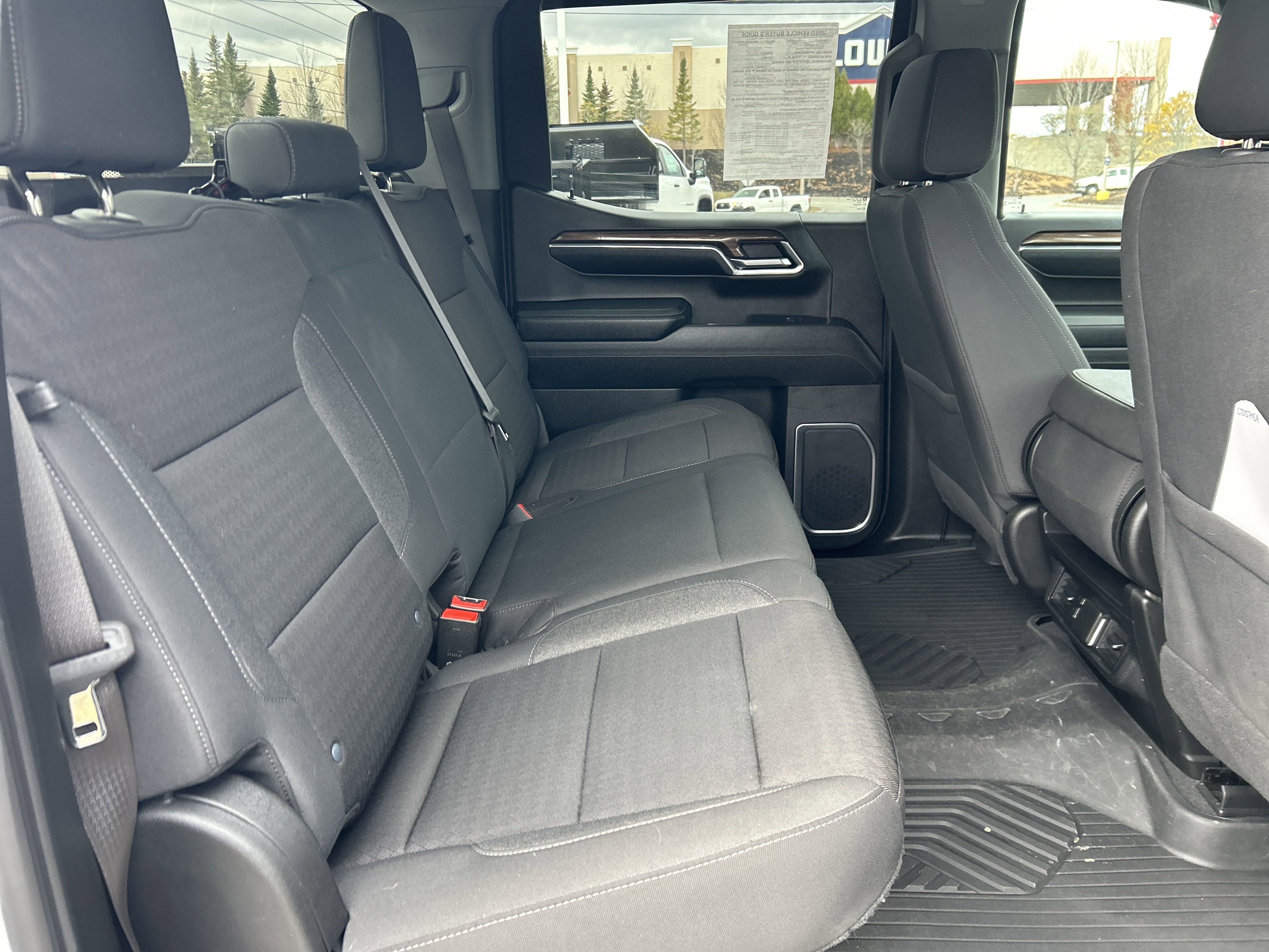 2023 Chevrolet Silverado 1500 RST photo 3