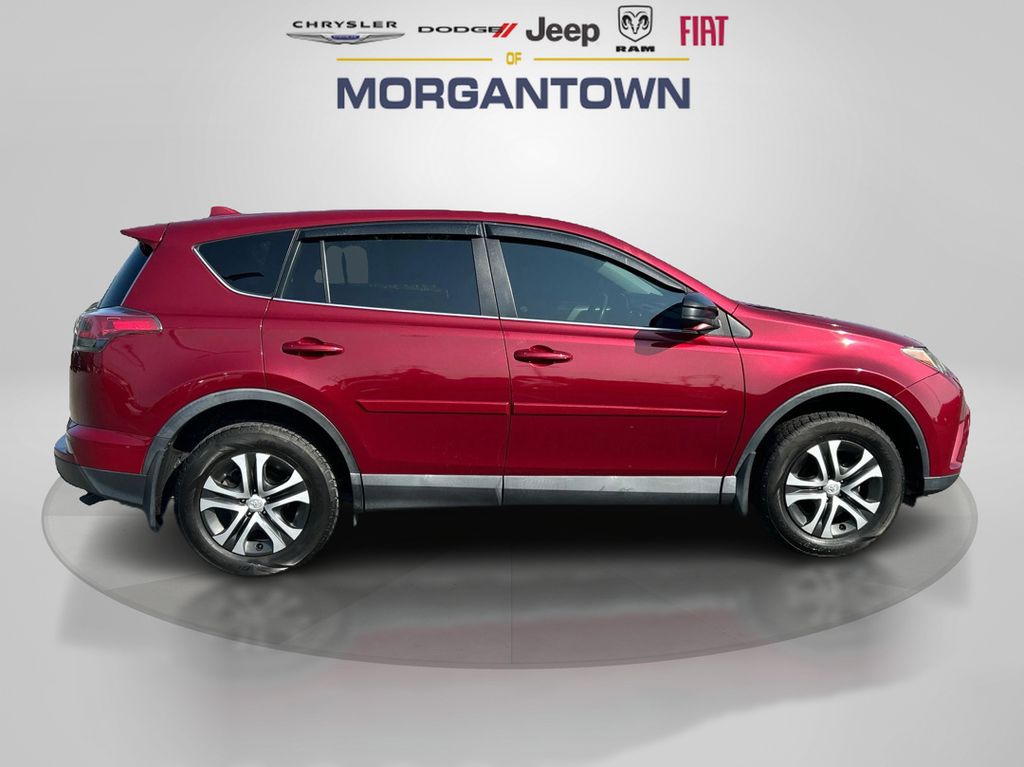 2018 Toyota RAV4 LE photo 4
