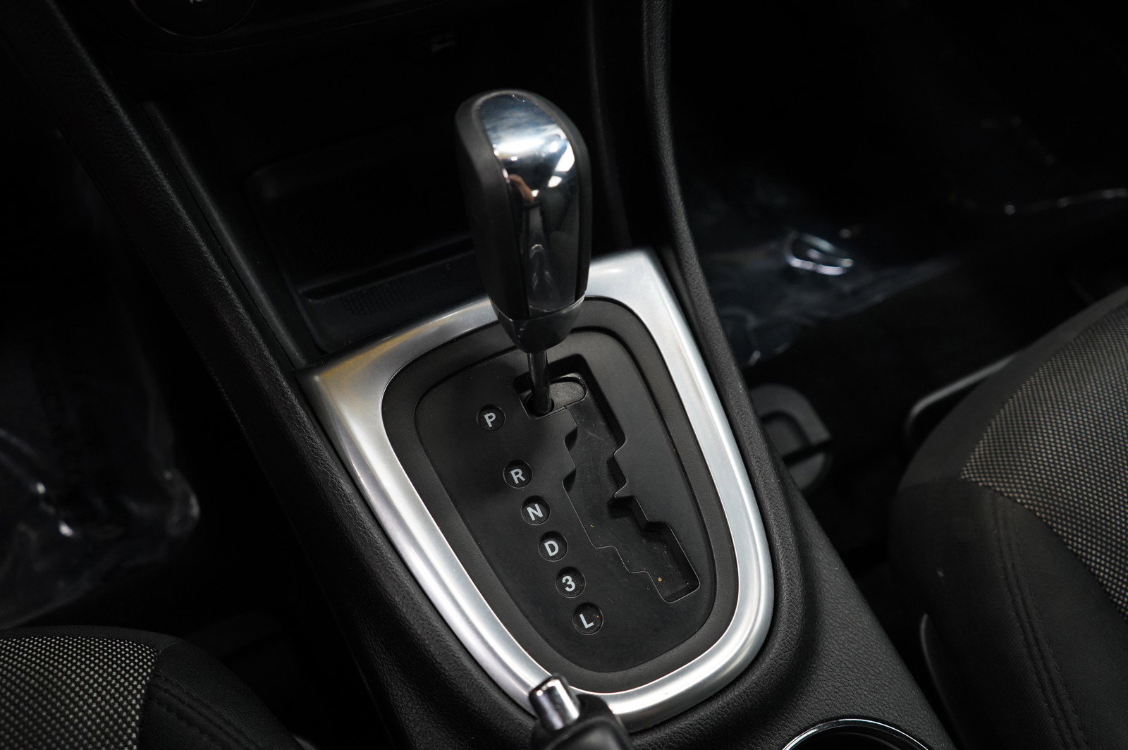 2014 Dodge Avenger SE photo 21