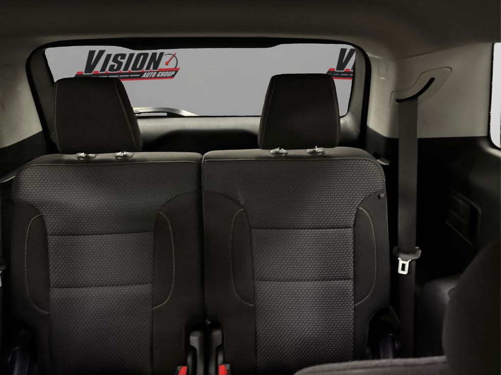 2023 Gmc Acadia SLE photo 30