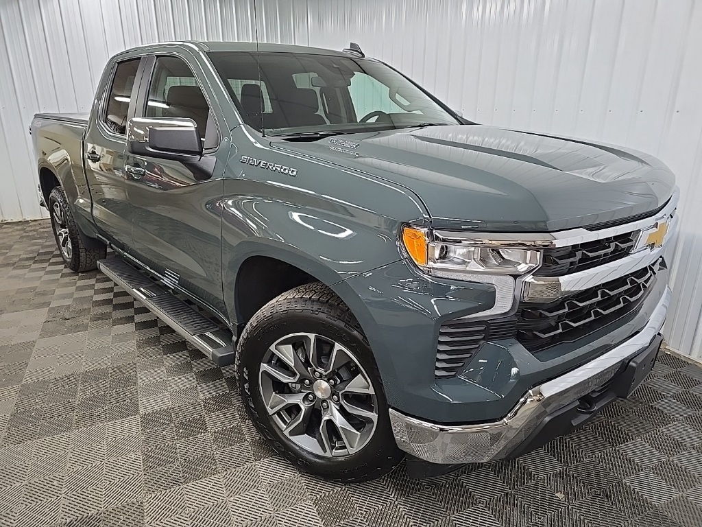 2025 Chevrolet Silverado 1500 LT photo 7