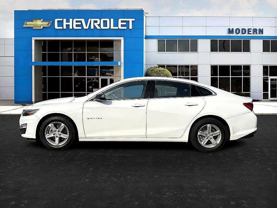 2020 Chevrolet Malibu photo 2