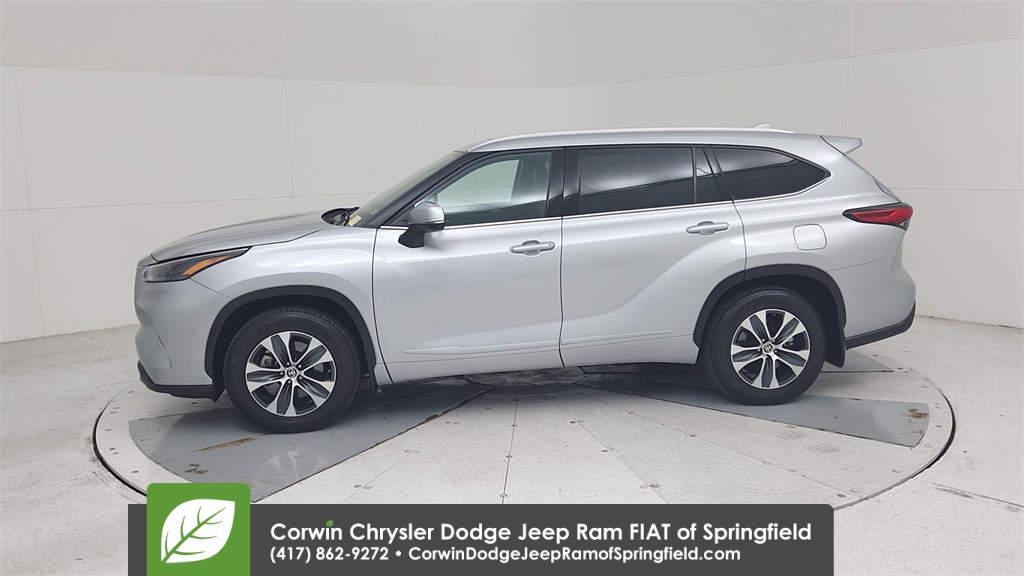2022 Toyota Highlander XLE photo 8