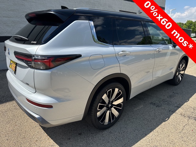 2025 Mitsubishi Outlander SEL photo 3