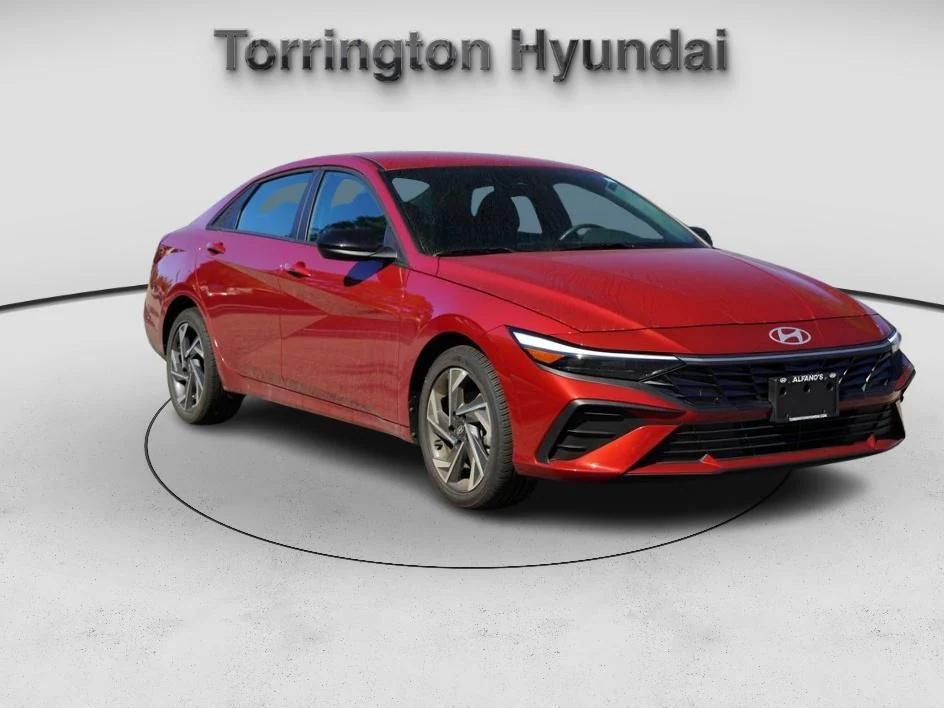2025 Hyundai Elantra SEL's photo