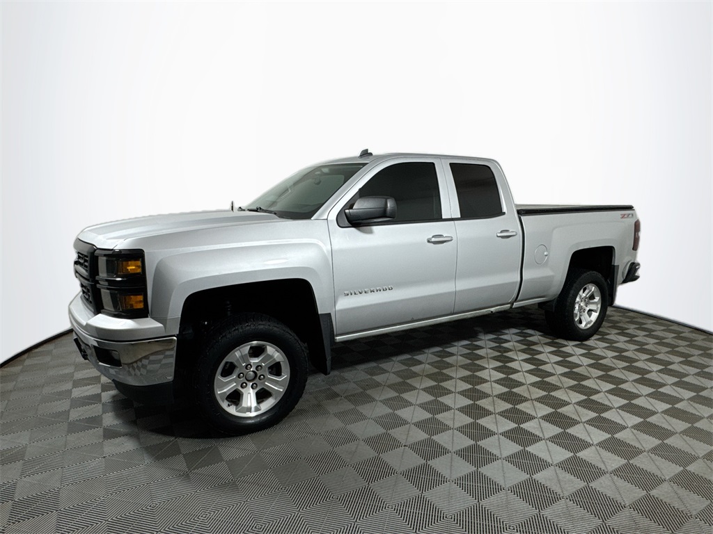Used 2014 Chevrolet Silverado 1500 LT with VIN 1GCVKREC9EZ244031 for sale in Chippewa Falls, WI